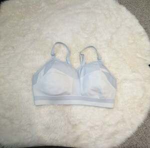 Nike Flyknit Indy Tech Pack Light-Support Sports Bra